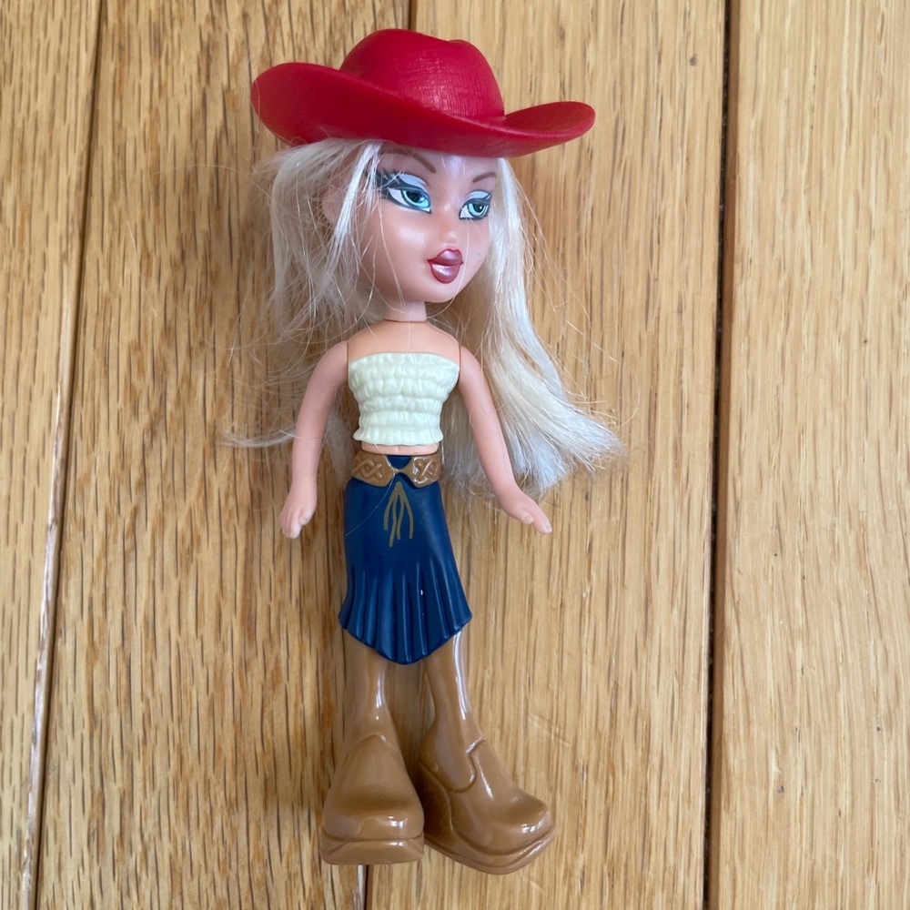 Vintage 5” Bratz Cloe Doll